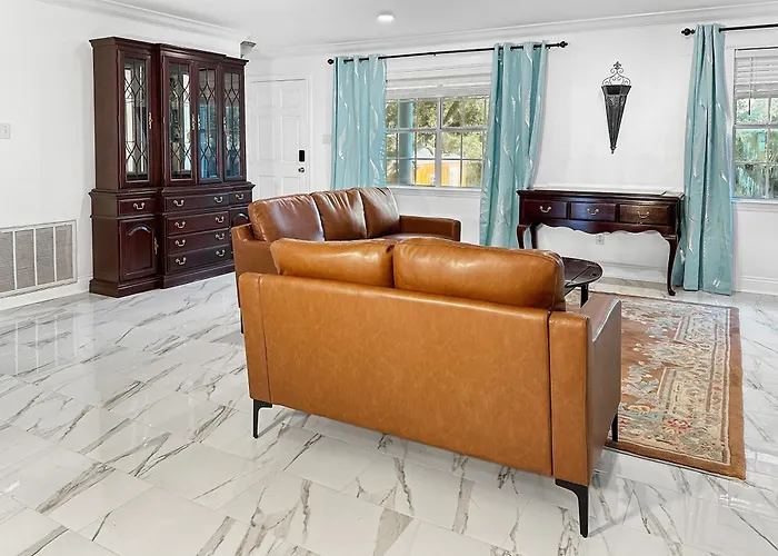 Holiday home Baywatch Paradice Bayfront, Private Pier, Sleeps 8 Fenced Dog Area 8 M To Gulf Shores