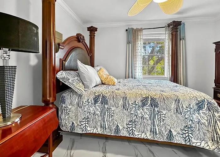 Holiday home Baywatch Paradice Bayfront, Private Pier, Sleeps 8 Fenced Dog Area 8 M To