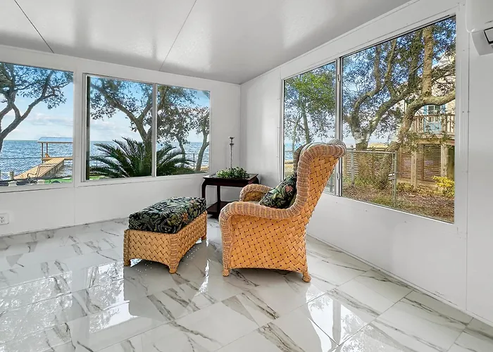 Baywatch Paradice Bayfront, Private Pier, Sleeps 8 Fenced Dog Area 8 M To *