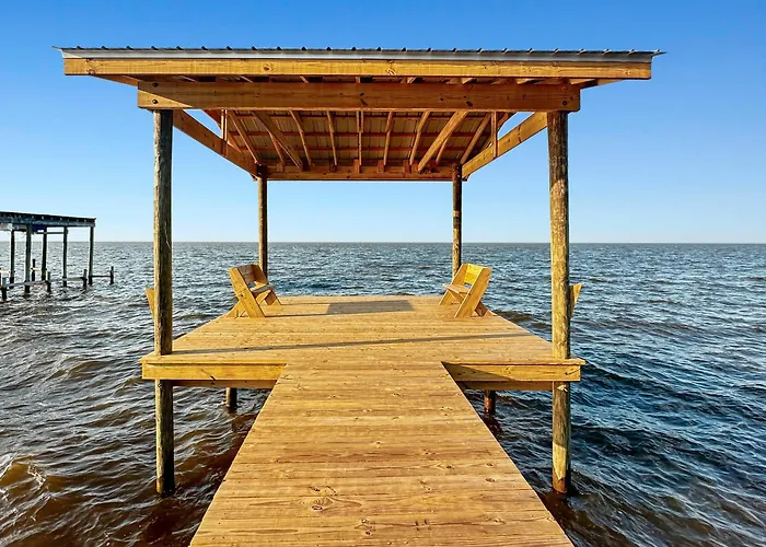 Holiday home Baywatch Paradice Bayfront, Private Pier, Sleeps 8 Fenced Dog Area 8 M To Gulf Shores
