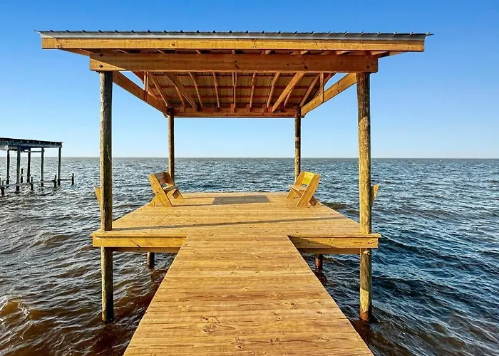 Holiday home Baywatch Paradice Bayfront, Private Pier, Sleeps 8 Fenced Dog Area 8 M To Gulf Shores